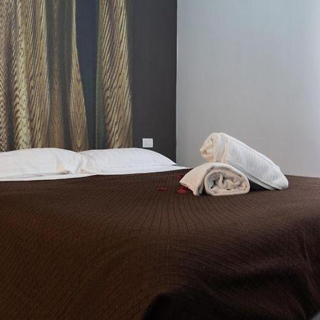 Vicolo Delle Belle Suite แตร์ราชินา ภายนอก รูปภาพ
