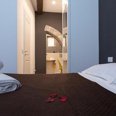 Vicolo Delle Belle Suite แตร์ราชินา ภายนอก รูปภาพ