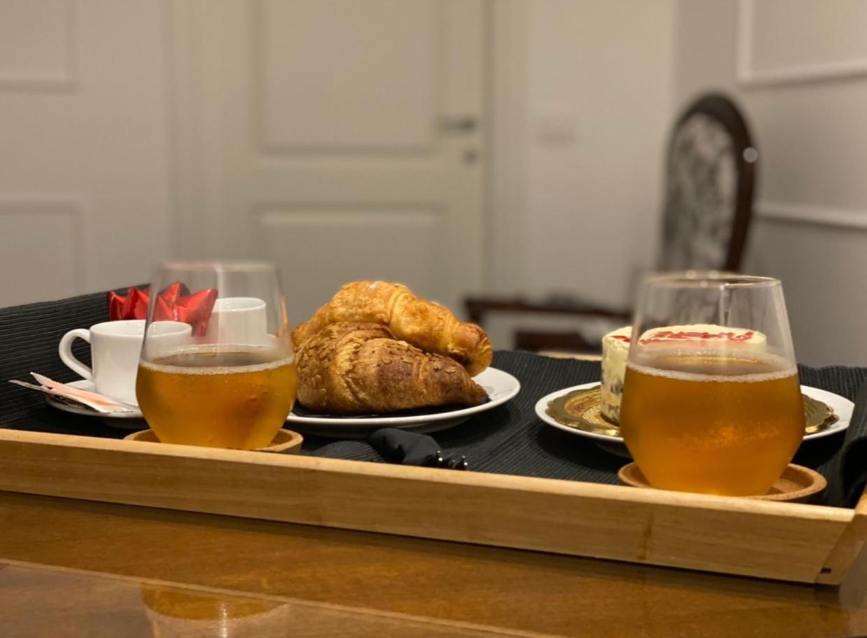 Vicolo Delle Belle Suite แตร์ราชินา ภายนอก รูปภาพ